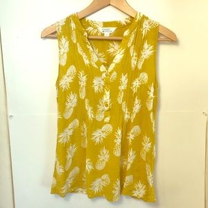 Market & Spruce pineapple top